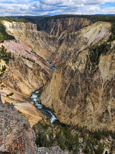 Grand view viewpoint of the Grand Canyon of Yellowstone National Park