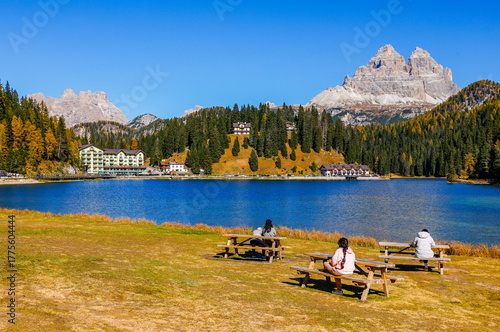 Lake Misurina (Lago di Misurina), Drei Zinnen or Tre Cime di Lavaredo and mountain range of Cadini di Misurina, Italian Alps, Sesto Dolomites, Auronzo di Cadore, Belluno, Veneto, Italy, Europe	
