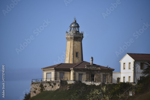Vista del faro de Avilés, Asturias