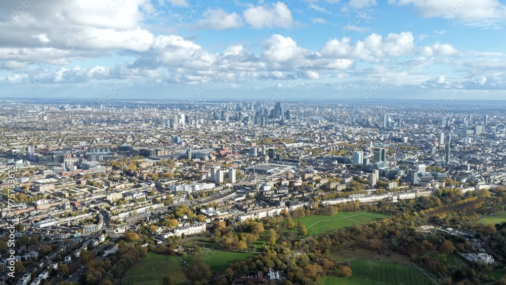 Obraz premium Panorama de la ville de Londres en plein jour – Vue urbaine moderne et lumineuse