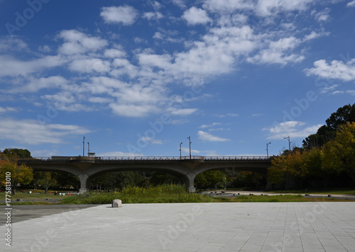 Wallpaper Mural 陸橋、21世紀の森と広場にて、千葉県松戸市 Torontodigital.ca