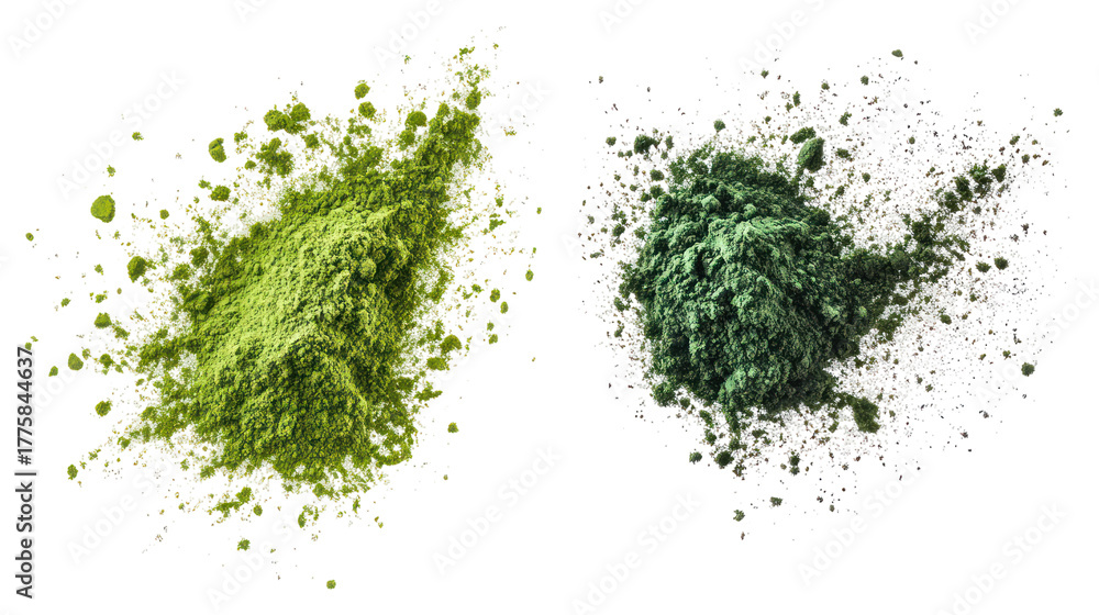 Obraz premium Two sets of spirulina and green tea powder splash overhead on transparent background