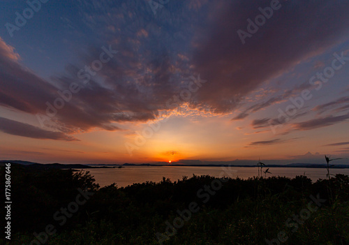 夕日の輝く瀬戸内海