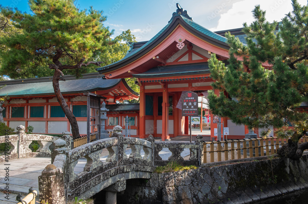 Fototapeta premium 風浪宮の社殿