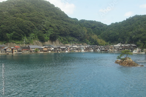 伊根の町並み（伊根湾クルーズから見た風景）