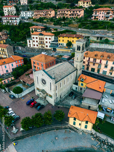 Fotografía Aerial view of Argegno village on the shore of Lake Como at sunrise, Lombardy, I