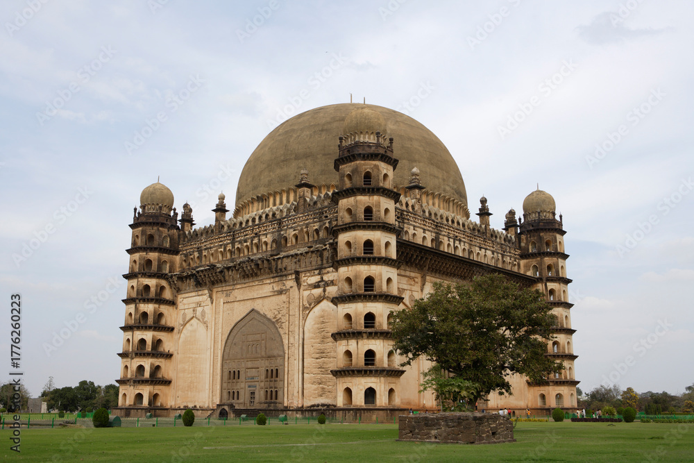 Fototapeta premium gol gumbaz in india
