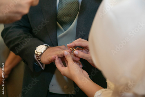 boda, novia, novio, amor, ceremonia, par, mano, anillas, mujer, casado, house of god, romance, celebraciones, esposos, esposa, ramo, beldad, junto, participación, casar