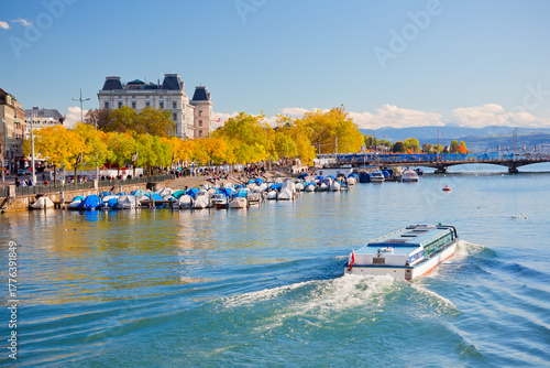Photos Panoramic view of Zurich city, Swiss Alps, Switzerland