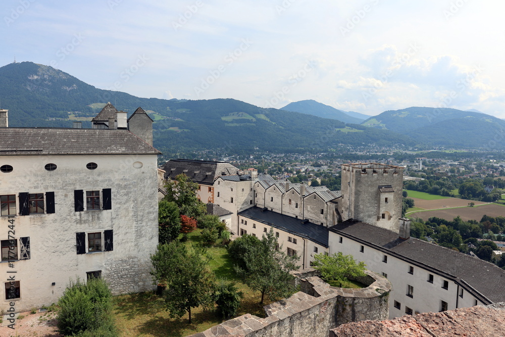 Obraz premium Die Hohensalzburg im Zentrum von Salzburg