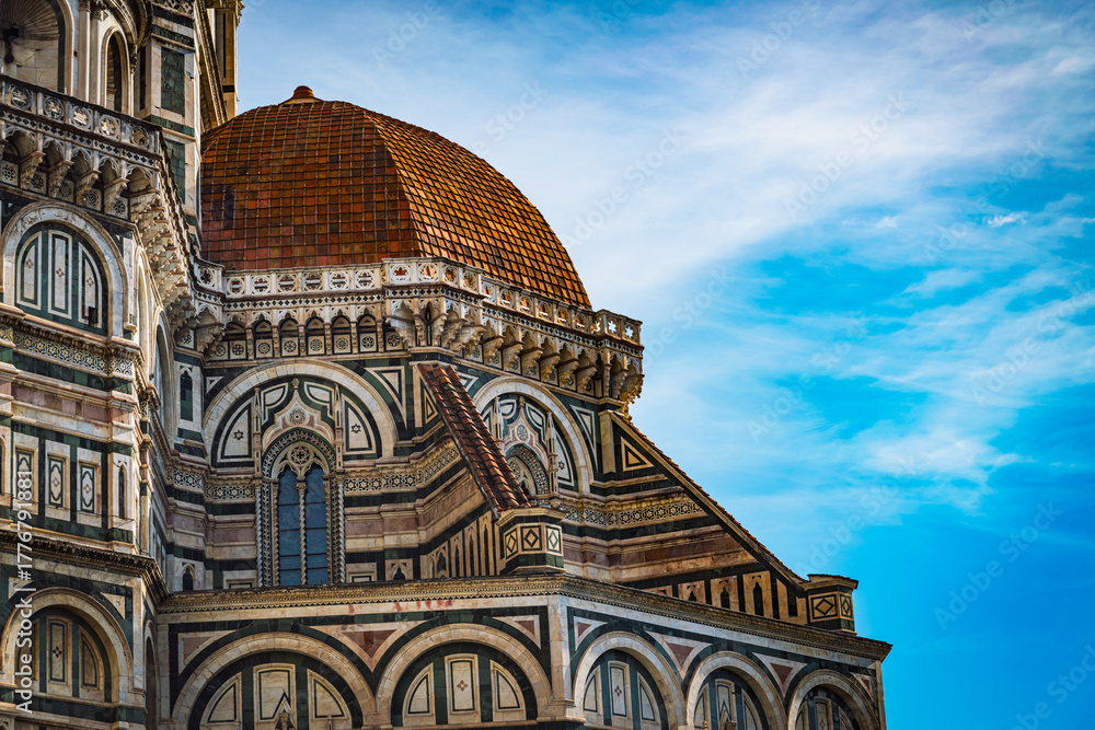 Fototapeta premium the facade of the cathedral of santa maria del fiore in florence