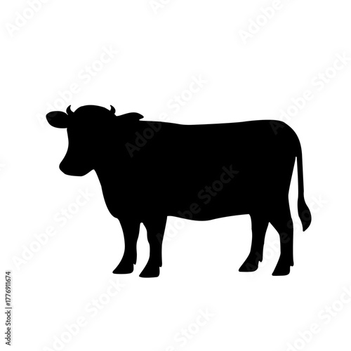 牛のシルエットイラスト　動物　肉　ビーフ　雌牛　家畜　農場　食材　料理素材　モノクロ　アイコン