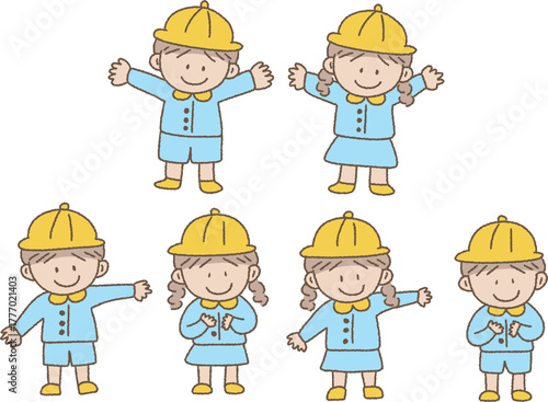 유치원 복장을 한 아이들 세트