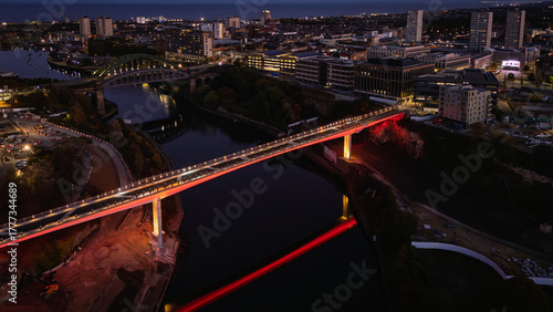 Tableau sur toile Keel Crossing in Sunderland lit up at night
