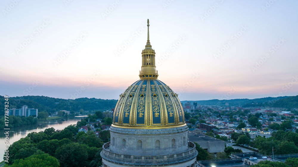Naklejka premium West Virginia State Capitol Dome at Twilight