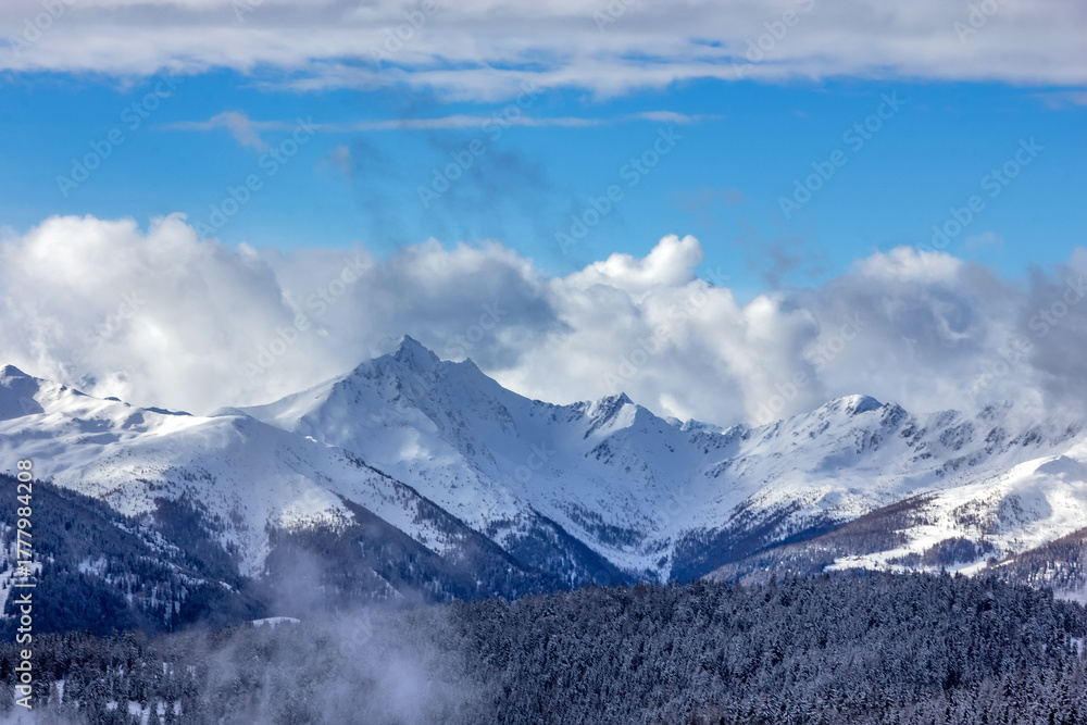 Fototapeta premium magnificent, wide view of a high mountain range, the Austrian Alps
