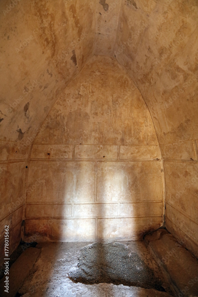Obraz premium Thracian tomb Helvetia in the Valley of the Thracian Rulers, Kazanlak Valley in Bulgaria