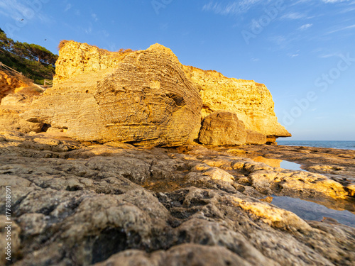Bizarre Gesteine in der Algarve