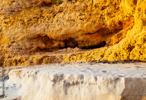 Bizarre Gesteine in der Algarve