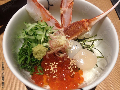 おいしそうな海鮮丼