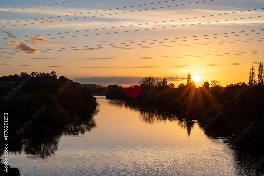 Obraz premium A beautiful sunset over the river Trent in Nottingham, UK.