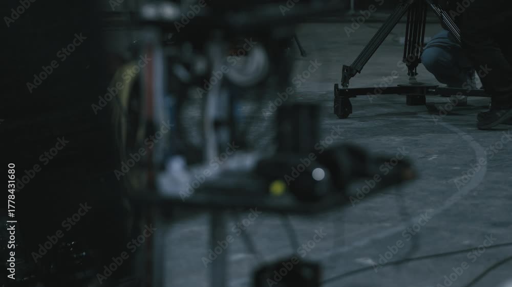 carrito de producción con elementos necesarios para la grabación