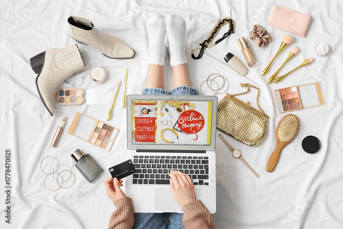 Young woman with laptop, cr...