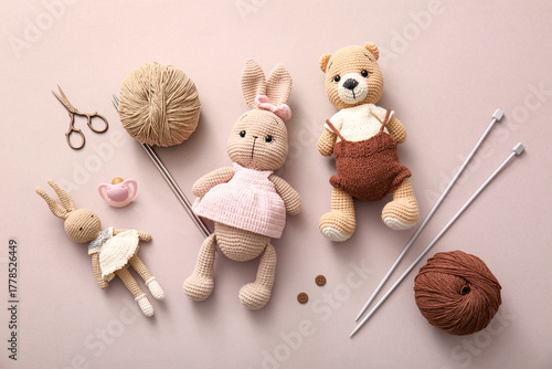Knitted toys with yarn and ...