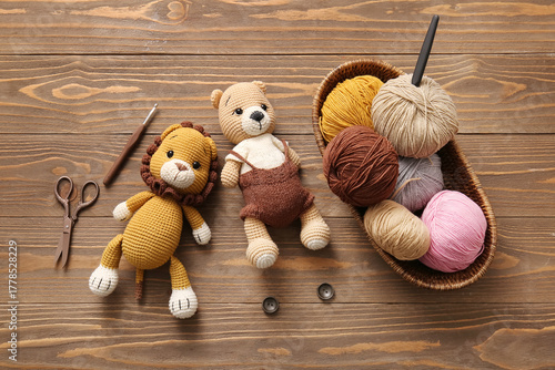 Knitted toys with yarn and ...