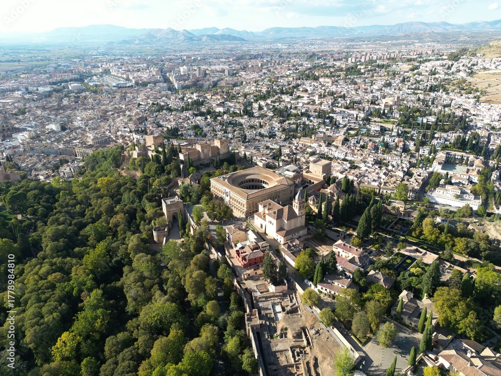 Obraz premium Aerial View of iconic Alhambra in Granada, Spain
