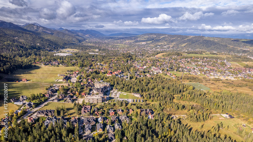 Fototapeta Naklejka Na Ścianę i Meble -  Aerial panorama of Polish mountain town in autumn