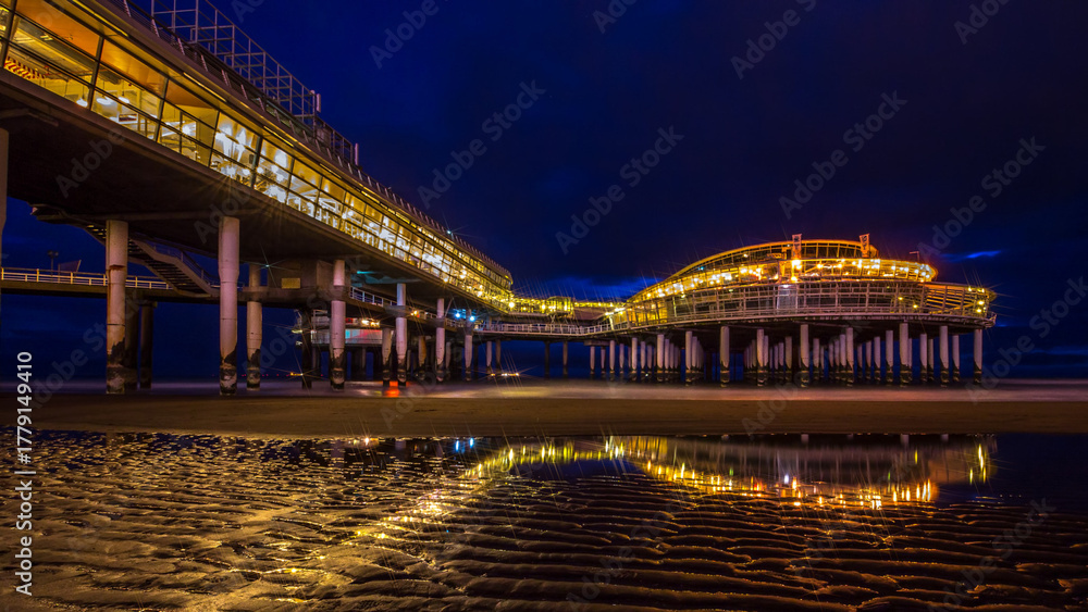 Fototapeta premium The Ferris Wheel and the pier in Scheveningen, the Hague, Netherlands