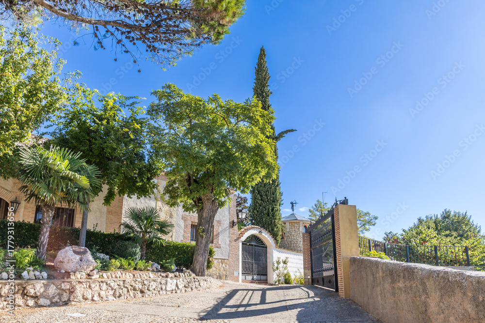 Obraz premium Details of the buildings in the historic center of the town of Hita