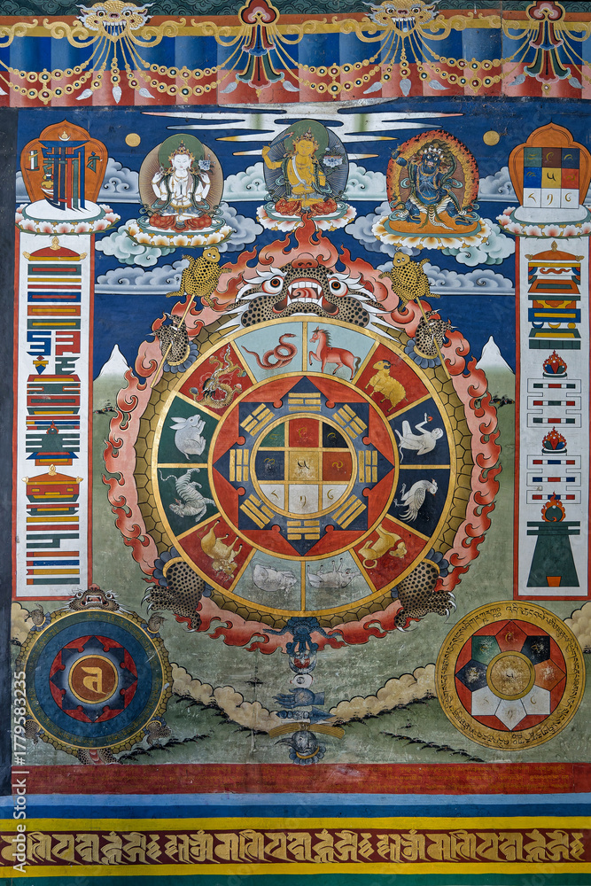 Obraz premium Paintings in Punakha Dzong, an old fortress, now the administrative centre of Punakha 