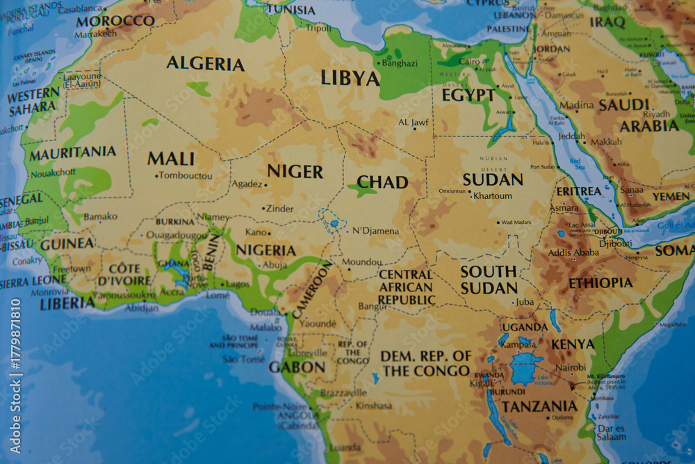 Naklejka premium map of africa continent with countries of sudan, south sudan, egypt, libya, chad, niger, congo, etiopia, tanzania, nigeria, algeria, morocco, mali, kenya, camaron, gabon, liberia