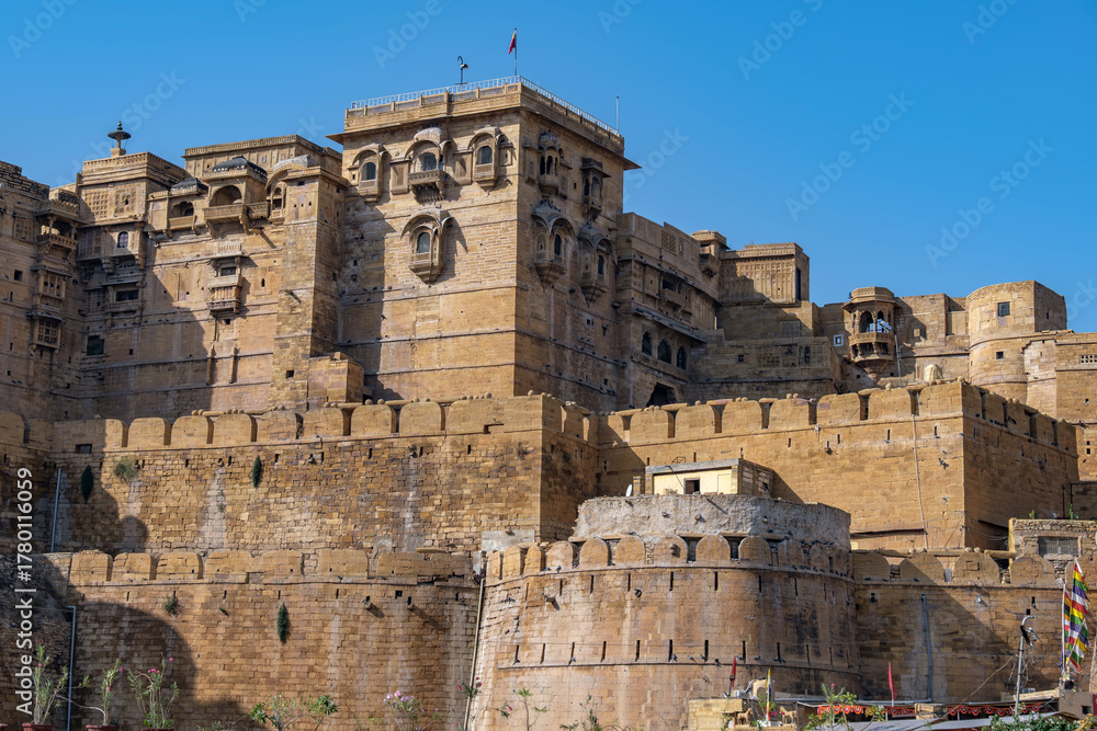Fototapeta premium The fort at Jaisalmer India. Built in 1156 AD, it is one of the very few living forts in the world.