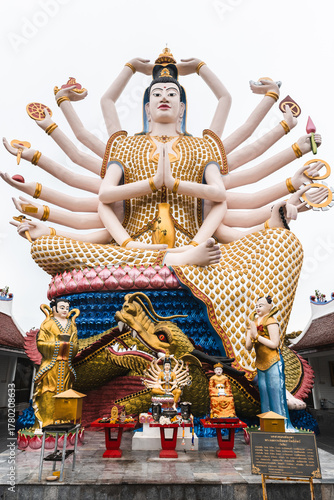Wat Plai Laem à Koh Samui, Guanyin déesse de la miséricorde