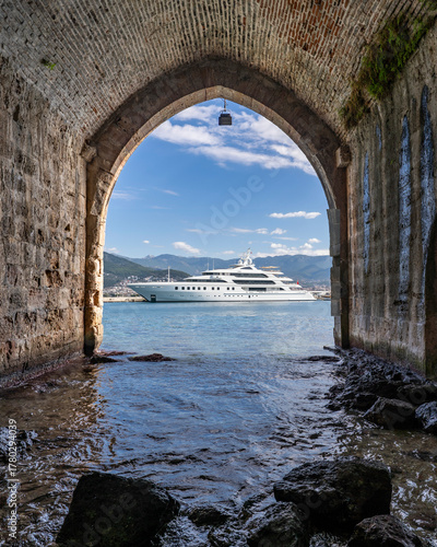 Fototapeta Naklejka Na Ścianę i Meble -  Alanya Castle and Ottoman Shipyard view in Alanya