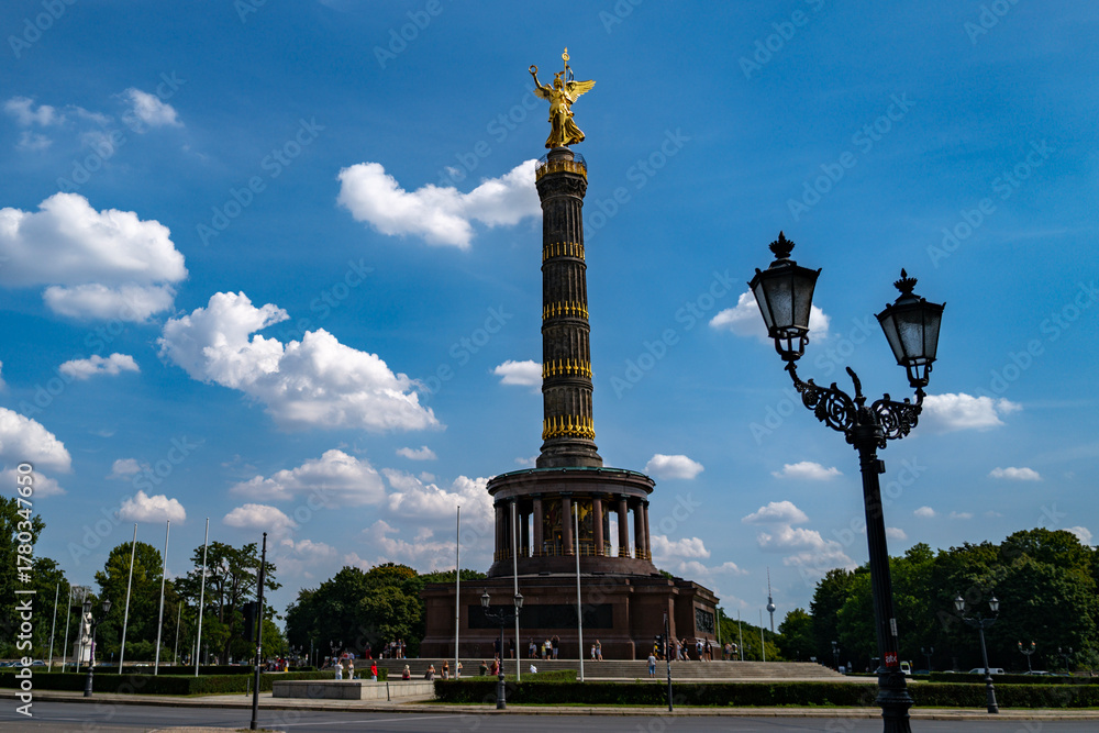 Fototapeta premium Berlin monument stands as a symbol. Berlin monument represents German pride. Berlin monument attracts visitors daily. Berlin monument dominates the city skyline.