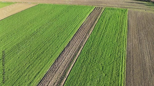 survol des champs en automne au mois de novembre près de Contz-les Bains, en Moselle