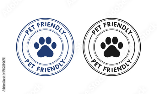 Pet talk logo. A speech bubble icon with a paw print. Represents pet communication, animal blogs, forums, grooming advice, or veterinary chat services.