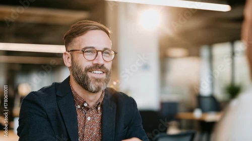 Handshake in modern office—successful deal and partnership, close‑up of trust, business agreement, onboarding or B2B collaboration concept