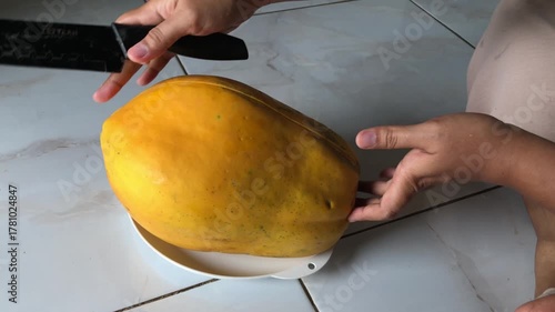 cut papaya