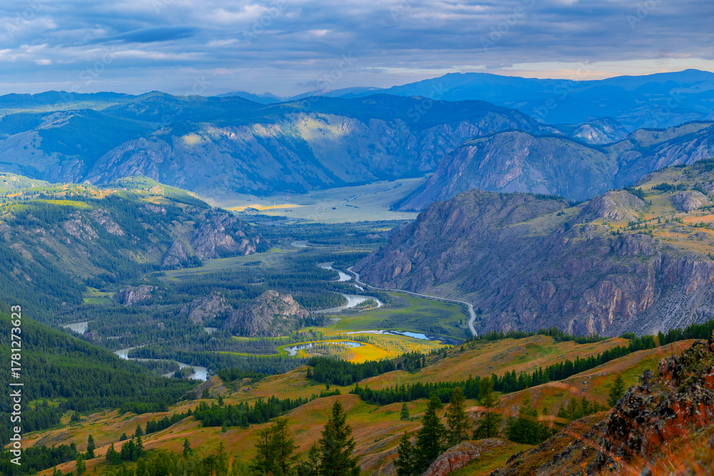 Fototapeta premium Stunning view of Altai mountains with winding river in Altay, Russia