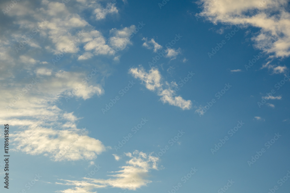 Fototapeta premium Blue Sky with White Clouds