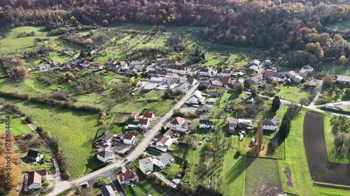 vue aérienne du petit village de Budling dans le département de la Moselle, en Lorraine. 