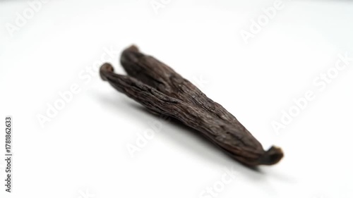 Wallpaper Mural vanilla pods isolated on white background Torontodigital.ca