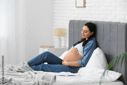 Beautiful young pregnant wo...