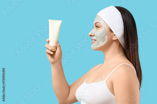 Beautiful adult woman in he...