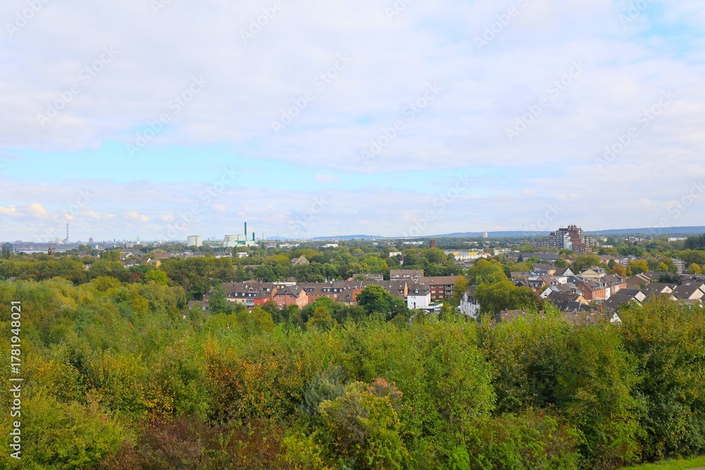 Fototapeta premium Blick auf die Stadt Duisburg im Ruhrgebiet